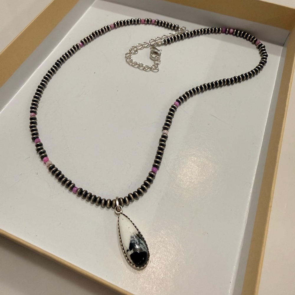 Chic White Buffalo Teardrop Necklace with Pink Accents